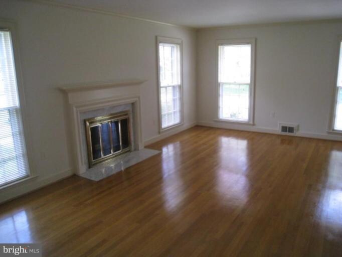 Building Photo - 11132 Luxmanor Rd