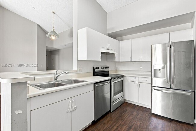 Building Photo - 6976 SW 39th St