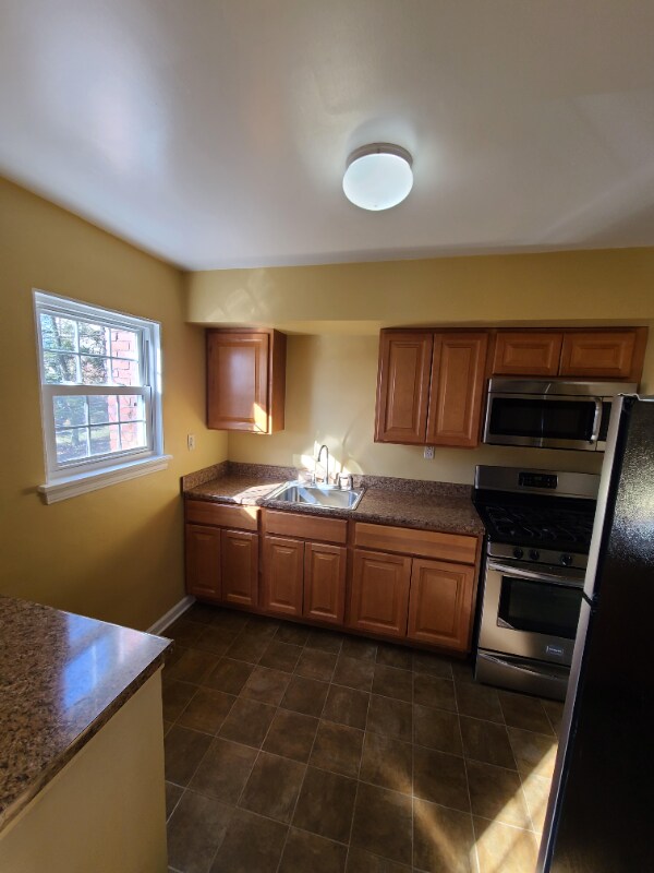 Building Photo - 8-9 Craig Ct