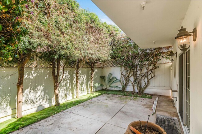 Building Photo - Stand Alone in Golden Hills of Redondo Beach!