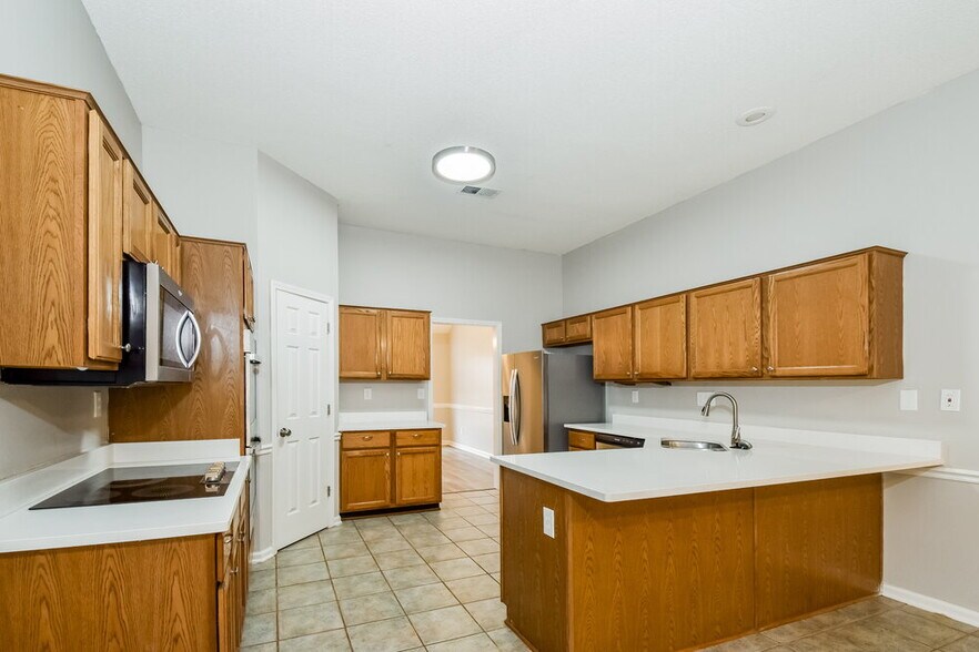 Building Photo - 4480 Glenchase Dr