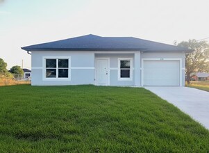 Building Photo - Brand New 2/2/1 -GREAT LOCATION- SW LEHIGH ACRES