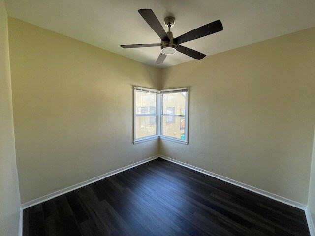 Bedroom - 803 W Glenoaks Blvd