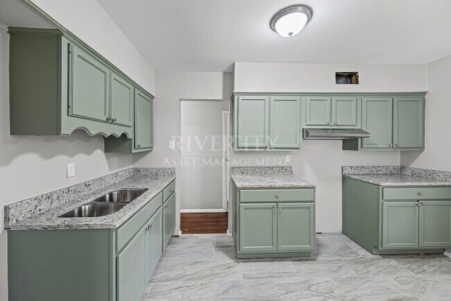 Building Photo - Berclair Beauty: Newly Renovated 3 Bed, 2 Full Bath Gem in 38122!