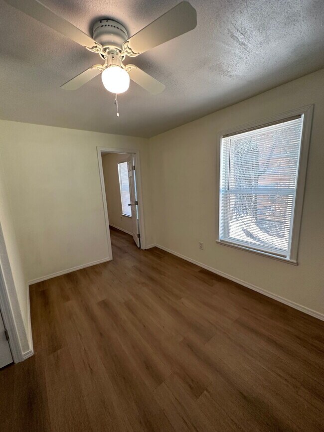 Building Photo - Fully update back house! All appliances included!