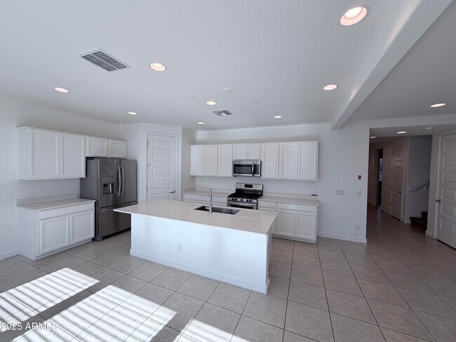 Building Photo - 12471 W Forest Pleasant Pl