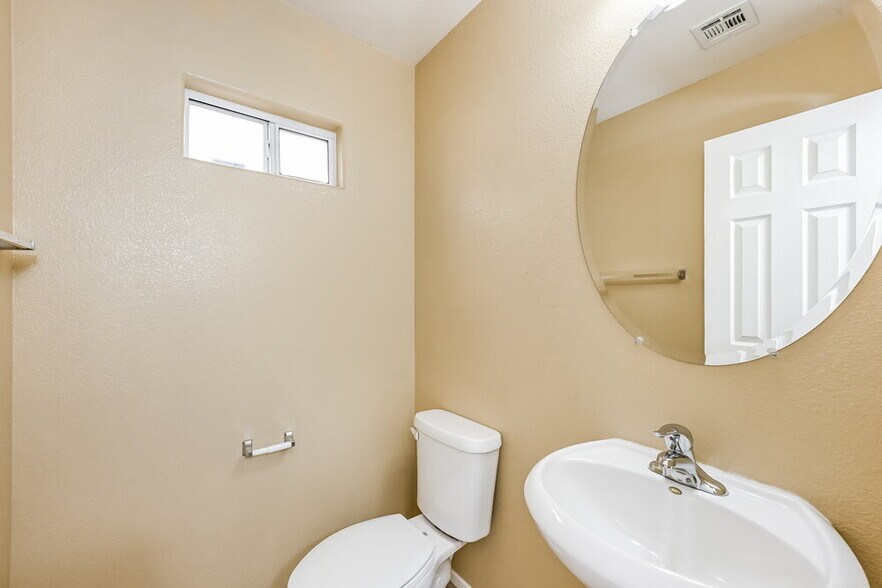 Building Photo - 8264 Wuthering Heights Ave