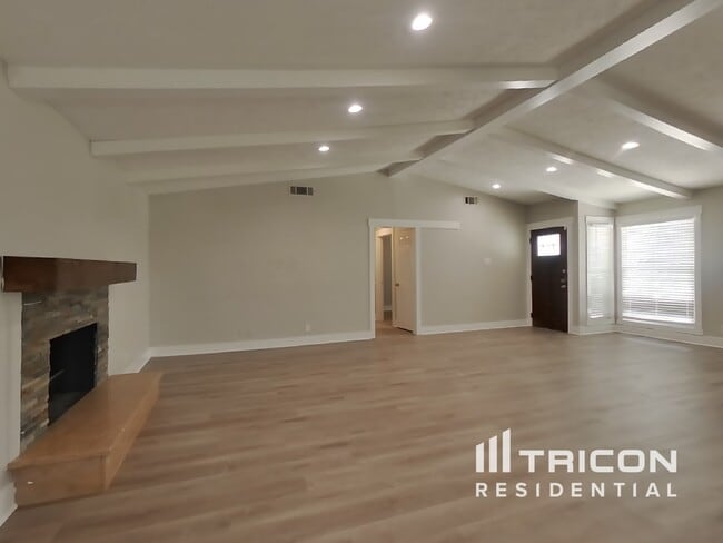 Building Photo - 9330 Highmeadow Dr