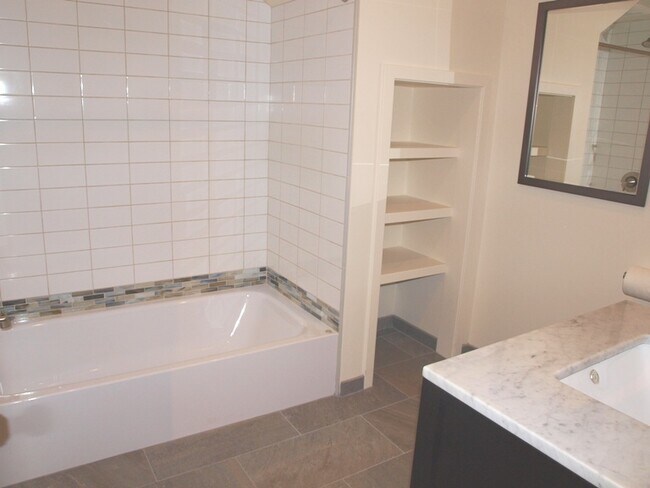 Building Photo - Spacious Two-Story Duplex Near Caledonia