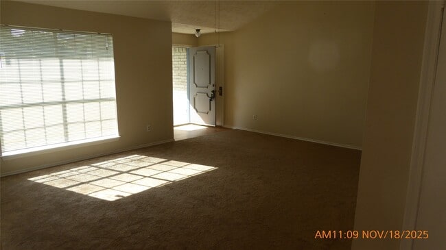 Building Photo - 3822 Newcomen Dr