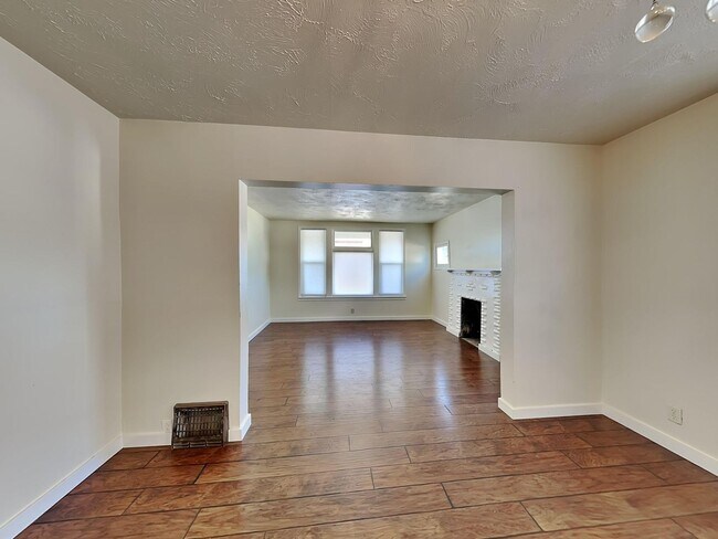 Building Photo - **Coming Soon** 5 Bedroom House Near Gonzaga