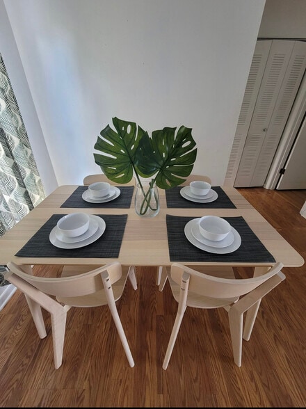 Building Photo - 2564 Woodgate Blvd