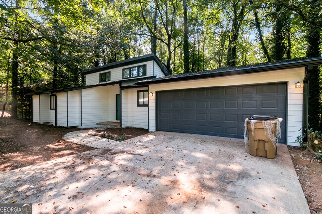 Building Photo - 85 Wilhelmina Dr