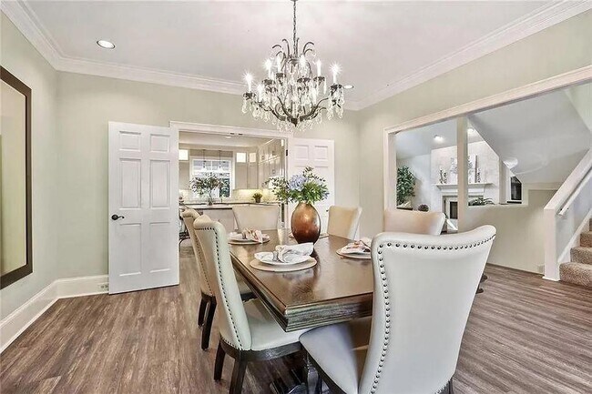 Building Photo - 930 Manchester Pl NW