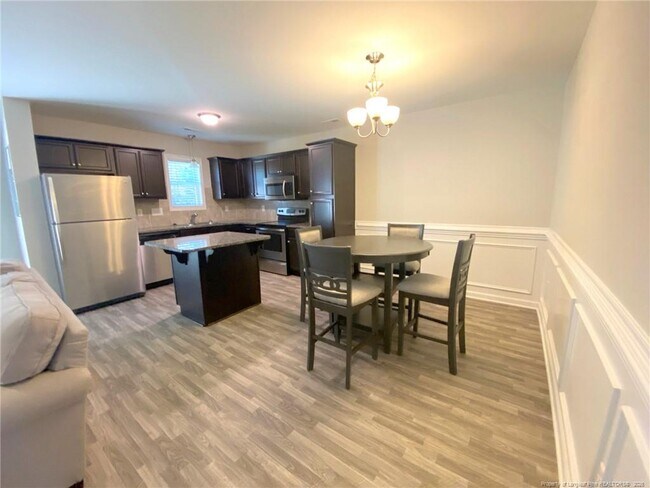 Building Photo - 2652 Middle Br Bnd