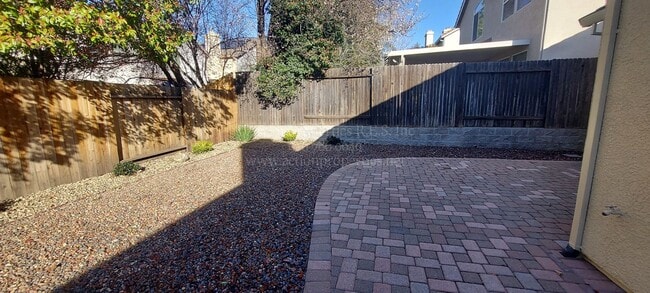 Building Photo - Rocklin  Highland Park  3 bedroom 2 bathroom, Great Room Floor Plan with Tile Flooring,  Fenced Yard