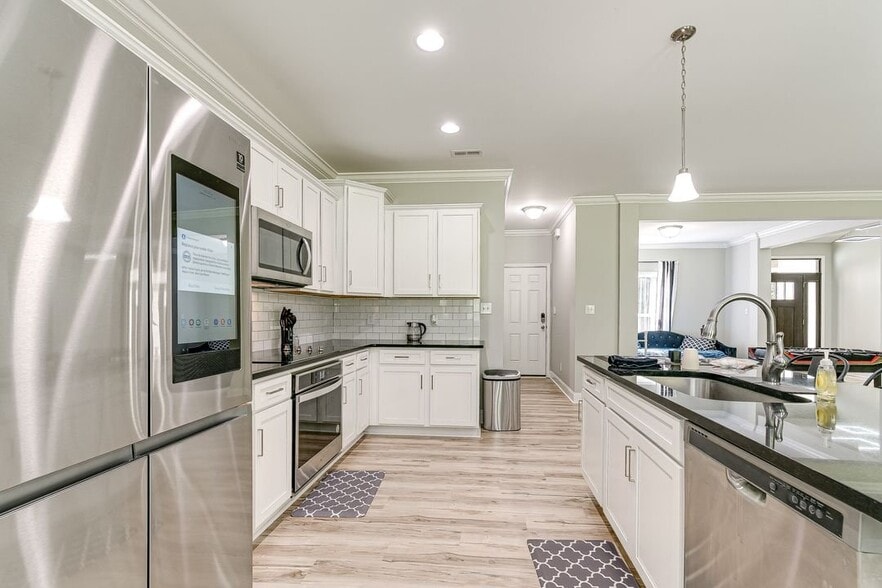 Building Photo - 10262 US-64