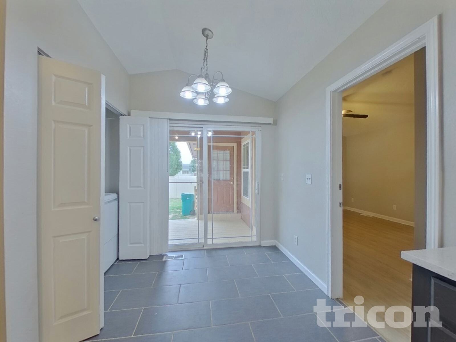 Building Photo - 4200 Laurel Dr