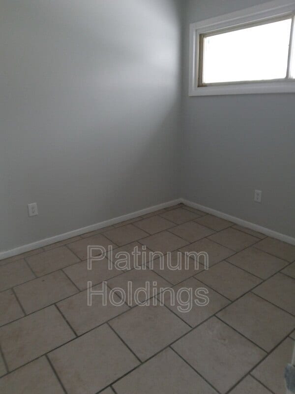 Building Photo - 1037 Neville Ave