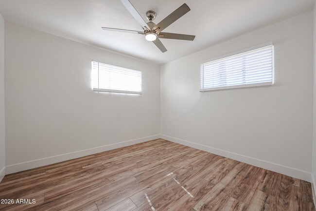 Building Photo - 2340 W Osborn Rd