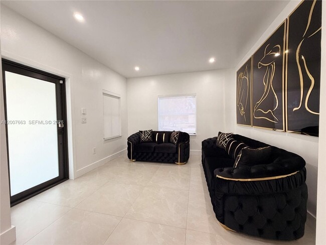 Building Photo - 86 NW 4th St