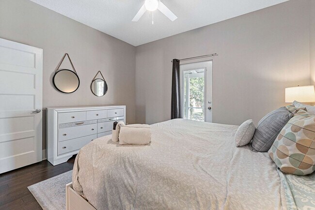 Building Photo - 76 Sanford St