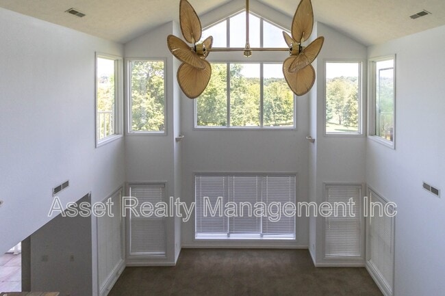 Building Photo - 2084 Allenridge Dr