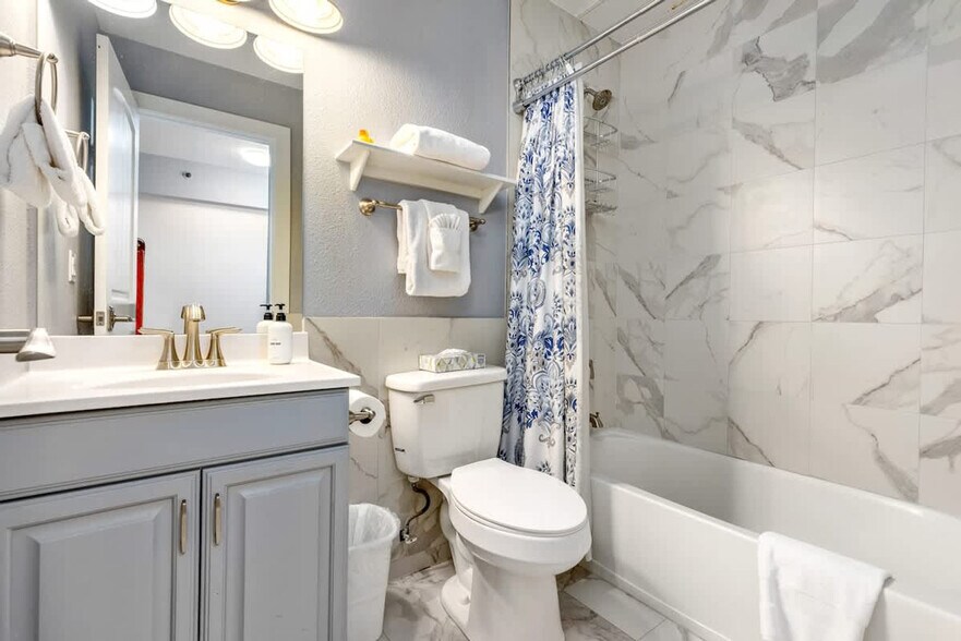 Building Photo - 110 South Park Avenue