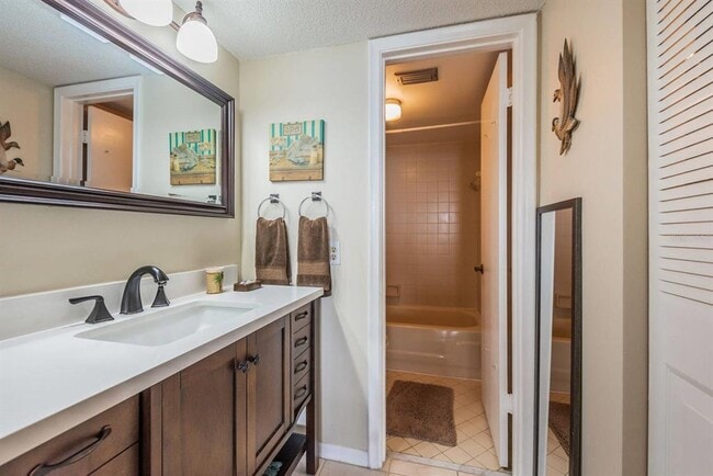 Building Photo - 6218 Palma Del Mar Blvd S