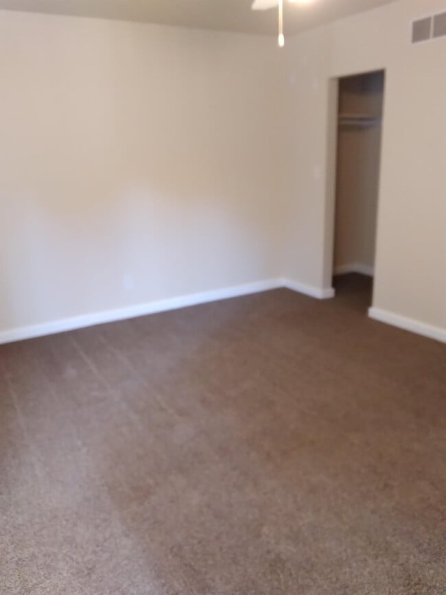 Building Photo - 701 S James St