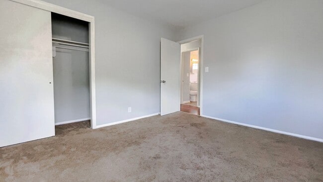 Building Photo - 5747 N 93rd St