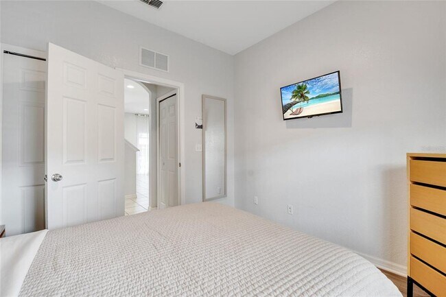 Building Photo - 2713 Bushman Dr