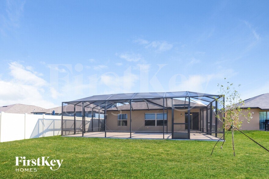 Building Photo - 7022 Ozello Trail Ave