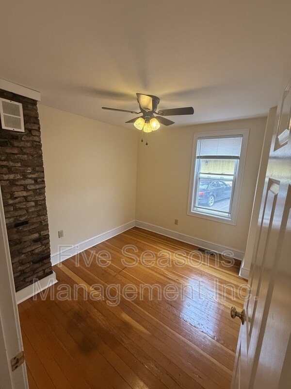 Building Photo - 138 N Champlain St