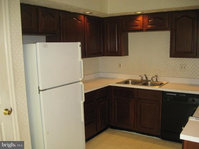Building Photo - 4485 Regalwood Terrace