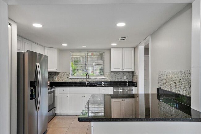 Building Photo - 6345 Newtown Cir