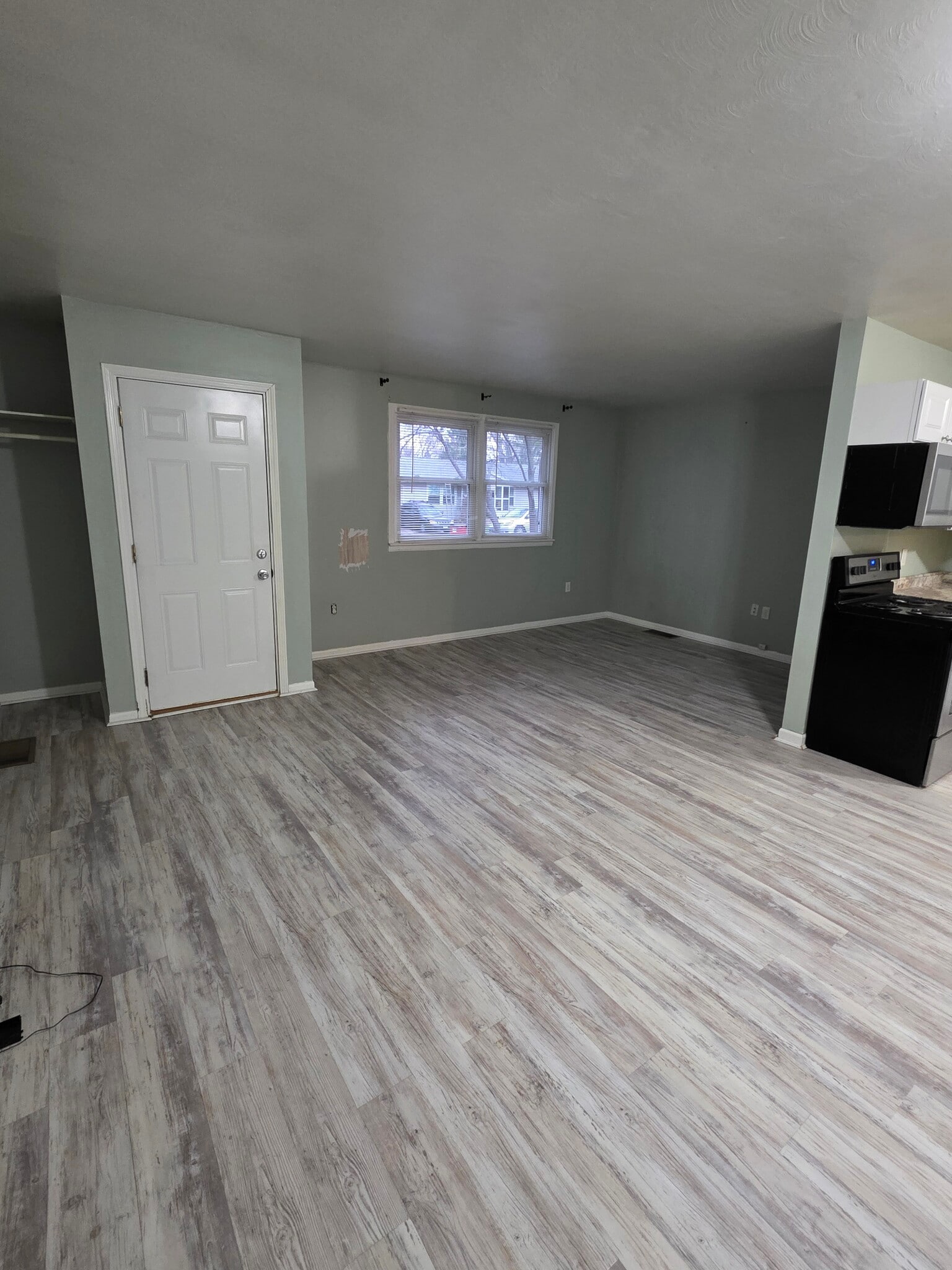 Building Photo - 209 W Green St