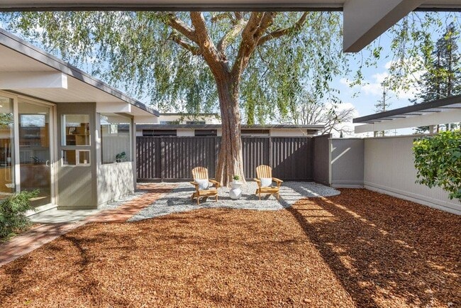 Building Photo - 729 Stendhal Ln