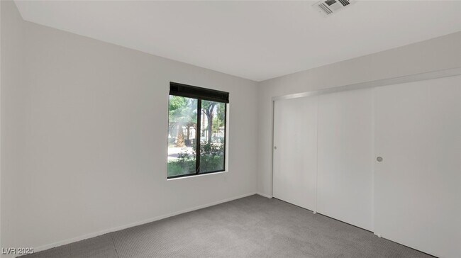 Building Photo - 8452 Boseck Dr