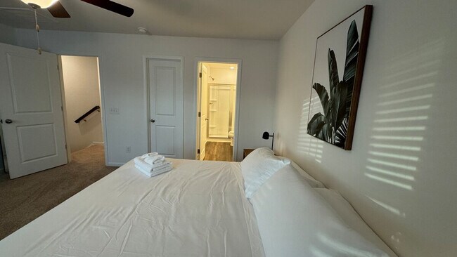 Building Photo - 157 Roxanne Dr