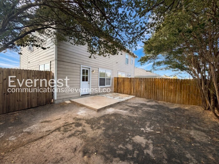 Building Photo - 2875 Southampton Way