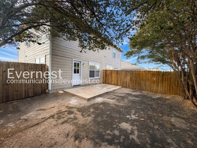 Building Photo - Modern Town Home with Fenced Backyard and Attached Garage