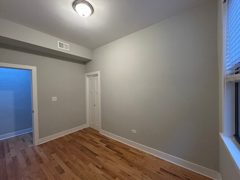 Building Photo - 338 Tudor Ct