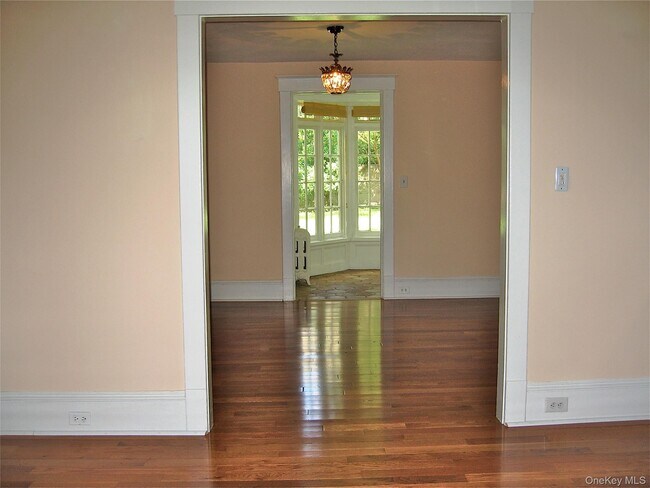 Building Photo - 15 Maple Grove St