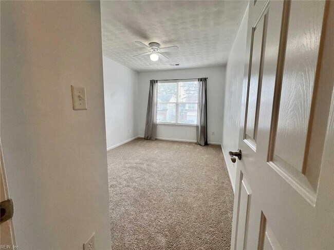 Building Photo - 1812 Kempsville Crossing Ln