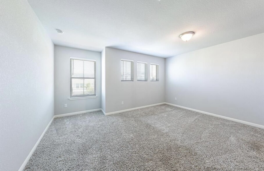 Building Photo - 2013 Arendale Dr