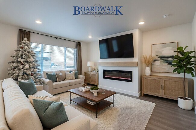 Building Photo - Modern 3-Bed Home with Yard & Amenities