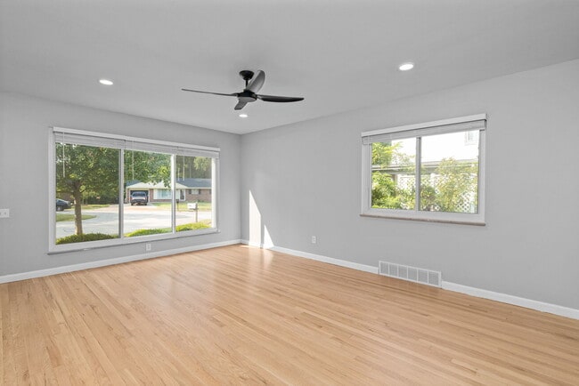 Building Photo - 303 Danworth Ct