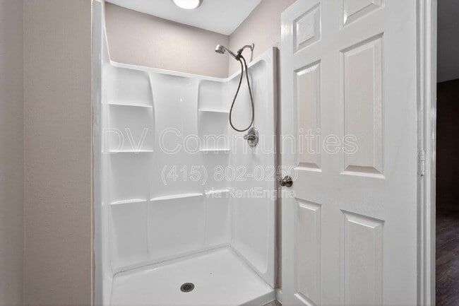 Building Photo - 24415 Lightwoods Dr