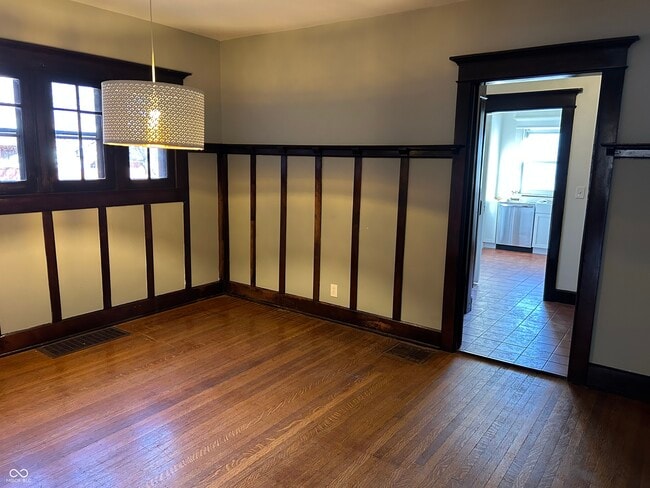 Building Photo - 963 Woodruff Pl W Dr